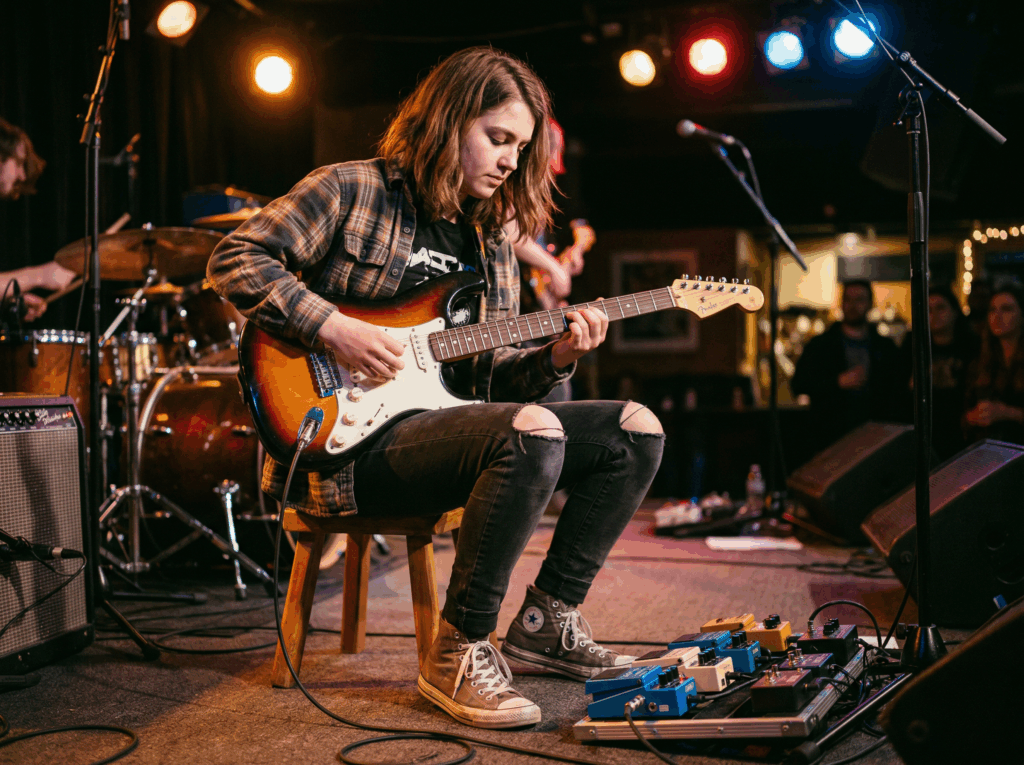 guitar girl using concurrent delay